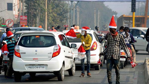  சிக்னல்களில் பொருட்கள் வாங்குவது மோட்டார் வாகனச் சட்டப்படி குற்றம்!