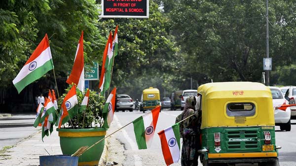  சிக்னல்களில் பொருட்கள் வாங்குவது மோட்டார் வாகனச் சட்டப்படி குற்றம்!