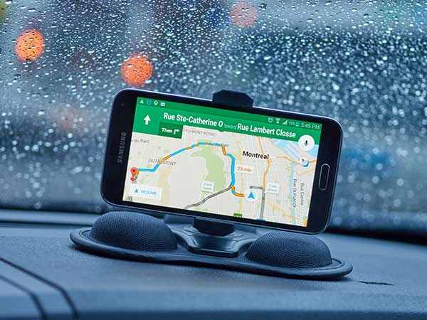 ஜிபிஎஸ்-யை நம்பி ஐஸ் ஏரிக்குள் ஜீப் காம்பஸ் காரை விட்ட ஓட்டுநர்..!!