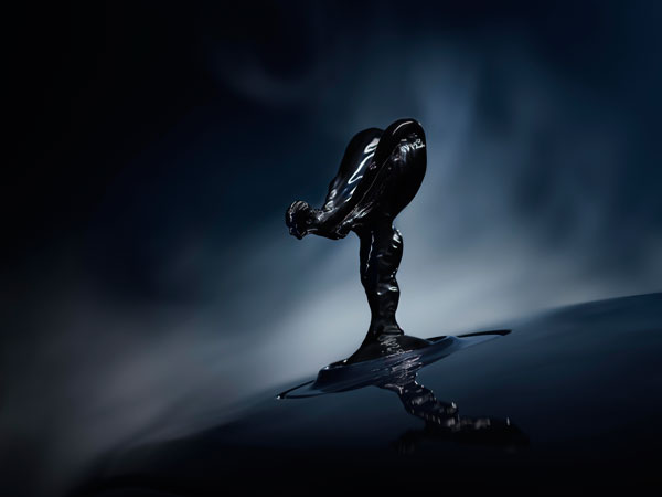 ரோல்ஸ் ராய்ஸ் கார்களுக்கு மேட்சிங்காக டர்பன் கட்டும் சிங்..!