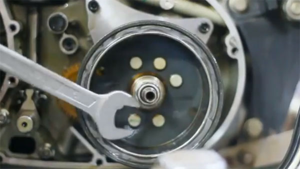  ராயல் என்ஃபீல்டு எஞ்சின் அதிர்வை குறைப்பதற்கு புதிய உதிரிபாகம் அறிமுகம்!