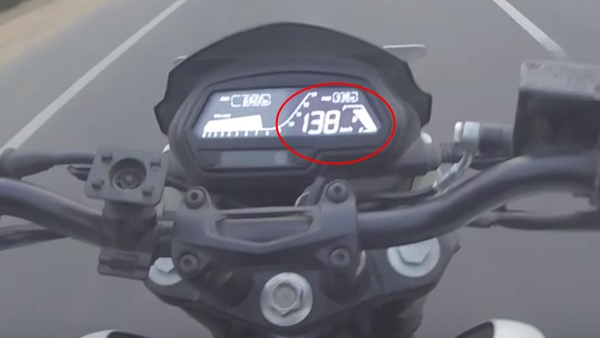 பஜாஜ் டோமினார் 400 பைக்கை விபத்திலிருந்து காப்பாற்றிய ஏபிஎஸ் பிரேக்! பஜாஜ் டோமினார் 400 பைக்கை விபத்திலிருந்து காப்பாற்றிய ஏபிஎஸ் பிரேக்!