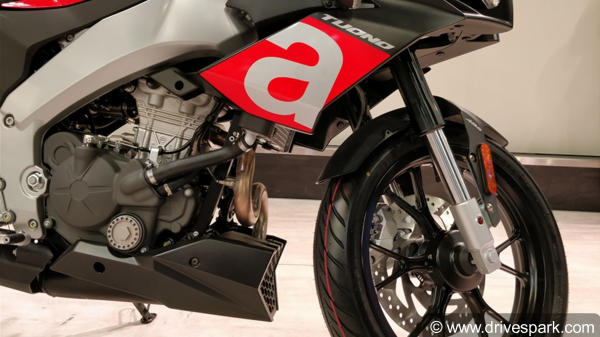 அப்ரிலியா டூவானோ 150 மற்றும் ஆர்எஸ்150 பைக்குகள் ஆட்டோ எக்ஸ்போவில் அறிமுகம்!