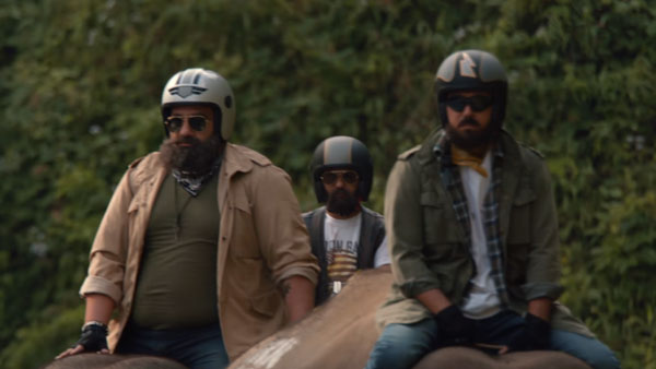 ராயல் என்ஃபீல்டு பைக்குகளை யானையுடன் ஒப்பிடும் பஜாஜ்..!!