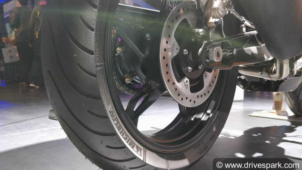  பிஎம்டபிள்யூ ஜி310ஆர் பைக் ஆட்டோ எக்ஸ்போவில் அறிமுகம்