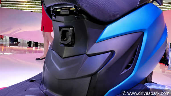 ஹீரோ மேஸ்ட்ரோ எட்ஜ் 125 நிற தேர்வுகள்