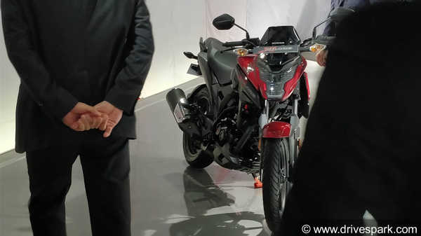 ஆர்ப்பரிக்கும் அம்சங்களுடன் ஹோண்டாவின் புதிய 160சிசி பைக் அறிமுகம்