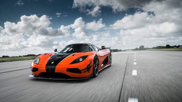 கார் கலெக்ஷனில் அரபு ஷேக்குகளை ஷேக்காக வைத்த அமெரிக்க வாழ் இந்தியர்!