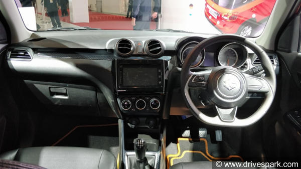 இசட்எக்ஸ்/ இசட்டிஐ வேரியண்ட்: