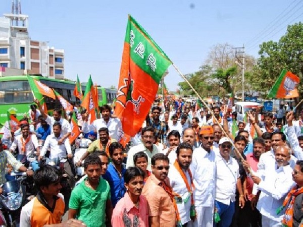 அமித் ஷா மோட்டார் சைக்கிள் பேரணிக்கு தீர்பாயம் செக்..!!