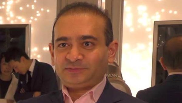 ரூ.11,600 கோடியை ஆட்டையை போட்ட நிரவ் மோடியின் சொகுசு கார்கள் பறிமுதல்!