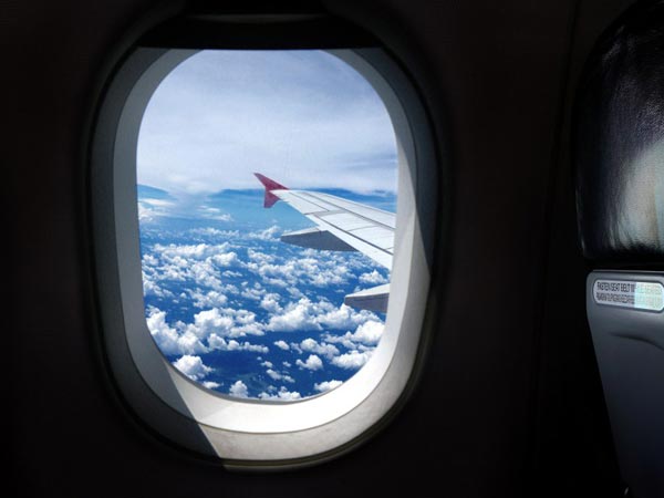 விமானங்களில் ஜன்னல் கோள வடிவில் கொடுக்கப்படுவது ஏன்?