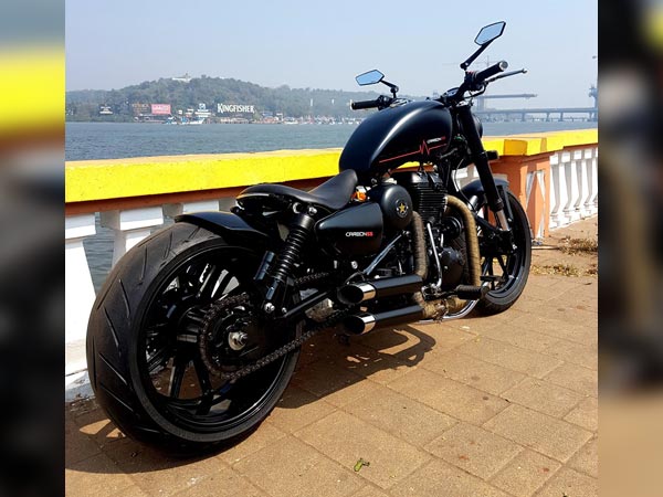 பார்ப்பதற்கு பாபர் ஸ்டைல் போலவே இருக்கும் இந்த பைக் எது தெரியுமா..?? அசரடிக்கும் ஒரு மாடிஃபிகேஷன்..!