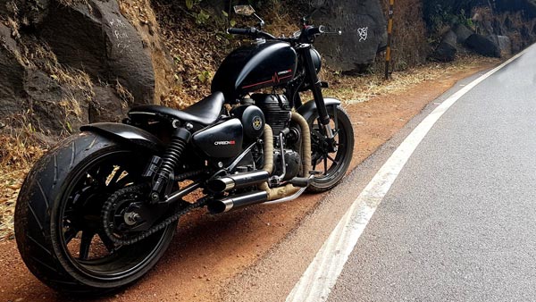 புதிய பிளாக்அவுட்... பாபர் ஸ்டைலில் அசரடிக்கும் நம்ம ஊர் பைக்..!!