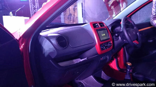 ரெனோ க்விட் காரின் சூப்பர்ஹீரோ எடிசன் விற்பனைக்கு அறிமுகம்