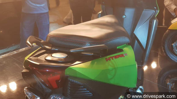 தொழில்நுட்பத்தில் ஆஹா... வடிவமைப்பில் ஓஹோ; அசத்தலாக விற்பனைக்கு வந்த டிவிஎஸ் என்டார்க் 125 ஸ்கூட்டர்