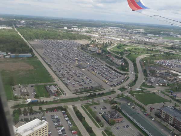  மிரட்சியை தரும் உலகின் பிரம்மாண்டமான கார் பார்க்கிங் இடங்கள்: பிரம்மிக்கவைக்கும் தகவல்கள்..!!