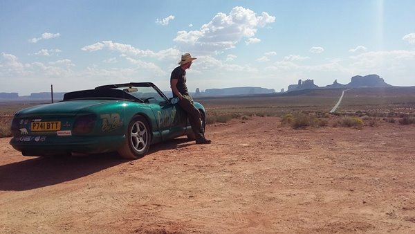 பீர் குடிக்க காரில் 32,000 கிமீ தூரம் டூர் அடித்த சாகச பயண பிரியர்!