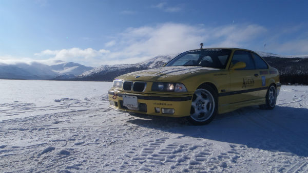 வெறுங்கையோடு வந்து பிஎம்டபுள்யூ காரோடு போன திருடன்..!!