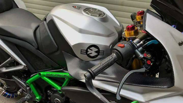 நின்ஜா கவாஸாகி தோற்றத்தில் அசரடிக்கும் பல்சர் ஆர்.எஸ் 200 பைக்..!!