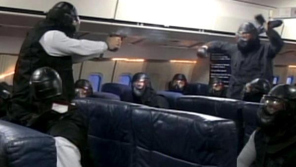 விமானத்தில் உள்ள ரகசியங்கள் பற்றி உங்களுக்கு தெரியுமா? 