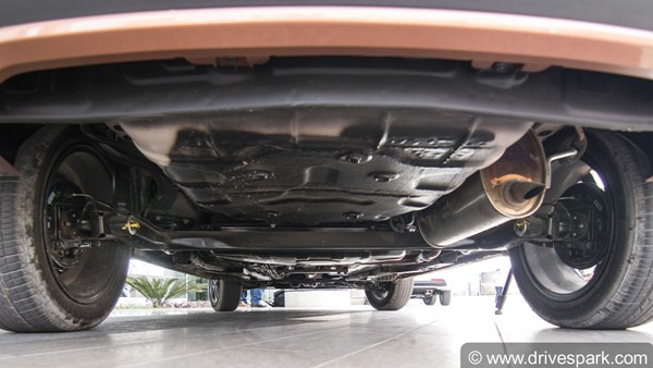 உங்கள் காரிலிருந்து இந்த சத்தங்கள் வந்தால் உடனடியாக கவனியுங்கள்