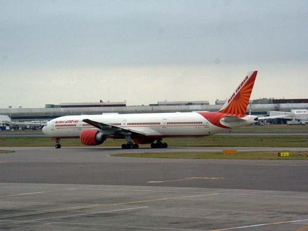 உலகில் அதிக நேரம் பயணம் செய்யகூடிய விமான பட்டியல்