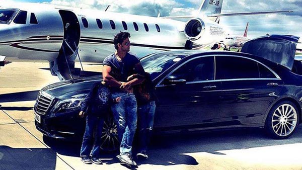 சொந்தமான விமானம் வைத்திருக்கும் இந்தி திரைப்பட பிரபலங்கள் யார் யார் தெரியுமா?