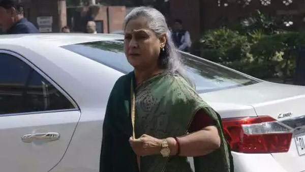 ஆயிரம் கோடிக்கு அதிபதியான ஜெயாபச்சன் கார்கள் மதிப்பு எவ்வளவு தெரியுமா?