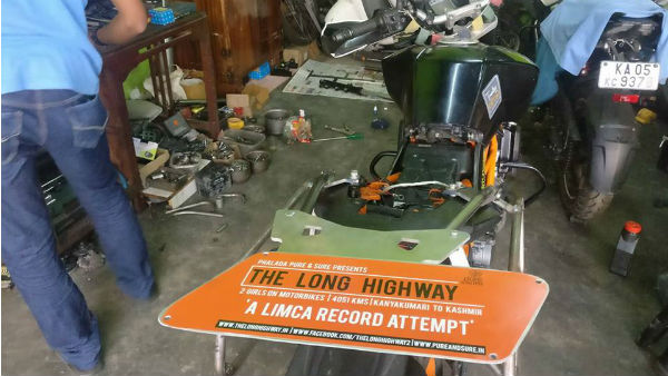 கன்னியாகுமரி டூ காஷ்மீர் இரண்டு பெண்கள் 129 நேரம் சாகசப் பயணம்