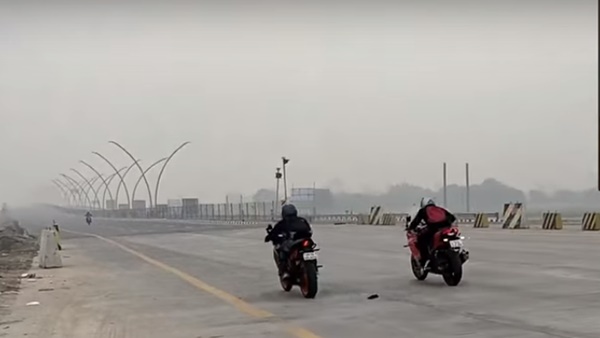 டிவிஎஸ் அப்பாச்சி ஆர்ஆர்310 Vs கேடிஎம் ஆர்சி 390 டிராக் ரேஸ்... கில்லாடி யார்? டிவிஎஸ் அப்பாச்சி ஆர்ஆர்310 Vs கேடிஎம் ஆர்சி 390 டிராக் ரேஸ்... கில்லாடி யார்?