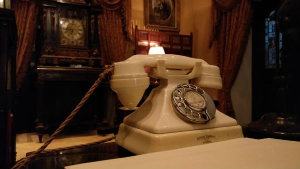 புதிய மெர்சிடிஸ் பென்ஸ் எஸ் க்ளாஸ் காரின் மீடியா டிரைவ்... அமர்க்களப்படுத்திய பென்ஸ்!