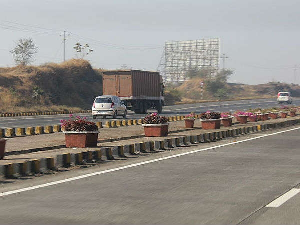 கார் ஓட்டுனர்களுக்கு அவசியமான '2 செகண்ட் ரூல்'!