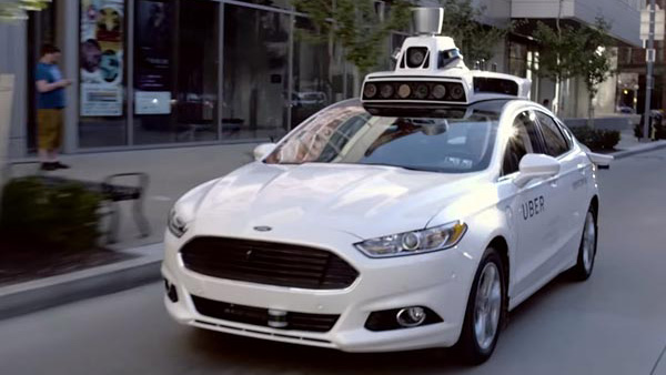 அமெரிக்காவில் தானியங்கி கார் மோதி பெண் பலி