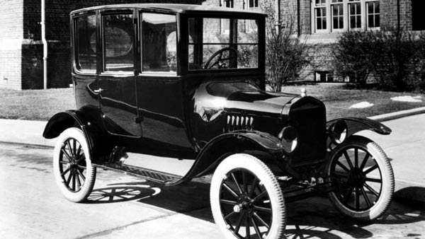 ஃபோர்டு மாடல் டி கார் கருப்பு வண்ணத்தில் மட்டுமே விற்பனை செய்யப்பட்டது ஏன்?