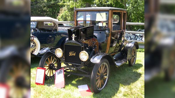 ஃபோர்டு மாடல் டி கார் கருப்பு வண்ணத்தில் மட்டுமே விற்பனை செய்யப்பட்டது ஏன்?