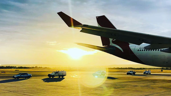 உலகில் அதிக நேரம் பயணம் செய்யகூடிய விமான பட்டியல்