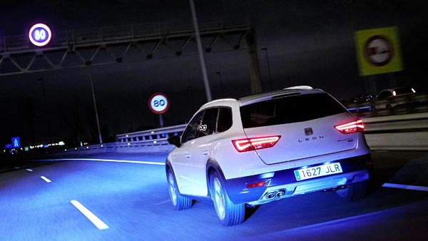 இரவு நேரம் பயணம் செய்ய போறீங்களா? உங்களுக்கான 8 டிப்ஸ்