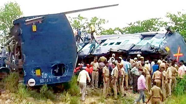 இந்தியாவில் நடந்த மிக மோசமான 10 ரயில் விபத்துக்களின் பட்டியல்