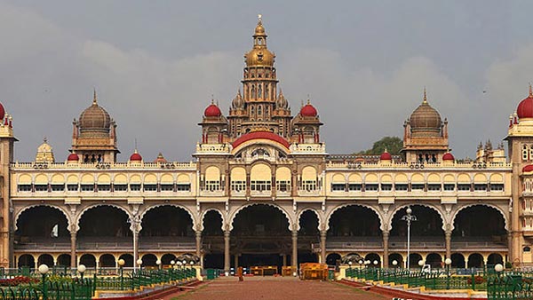  இந்த கோடை விடுமுறைக்கு எங்கு டூர் போகலாம்? இங்கிருக்கிறது உங்களுக்கான டிரிப் பிளான்