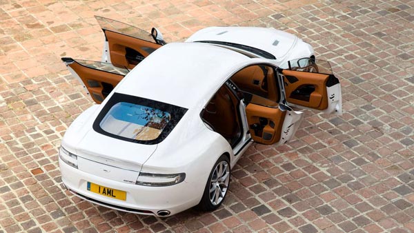 புதிய அஸ்டன் மார்ட்டின் ரேபிட் எஸ் கார் வாங்கிய நடிகர் ஹிருத்திக் ரோஷன்!