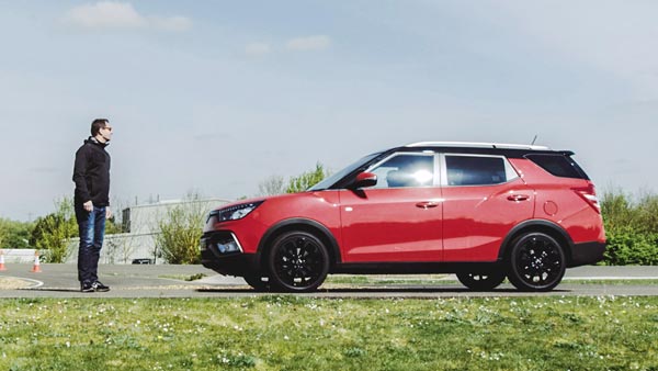 காரை விபத்தில் சிக்காமல் பாதுகாக்க என்னென்ன தொழிற்நுட்பங்கள் பயன்படுகிறது தெரியுமா? காரை விபத்தில் சிக்காமல் பாதுகாக்க என்னென்ன தொழிற்நுட்பங்கள் பயன்படுகிறது தெரியுமா?