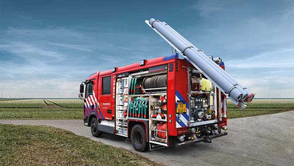 பெங்களூர் விமான நிலையத்தில் உலகின் அதி நவீன தீயணைப்பு வாகனங்கள்!