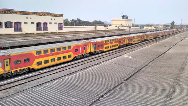 சென்னை - பெங்களூர் இடையே அதிவிரைவு ரயில் திட்டம் சூடுபிடிக்கிறது!