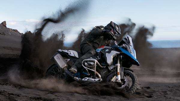 கொச்சி ரோட்டி தனது பிஎம்டபிள்யூ பைக்கில் வலம் வந்த நடிகர் மம்முட்டி! இந்த பைக்கின் ஸ்பொலிட்டி பற்றி உங்ளுக்கு தெரியுமா?