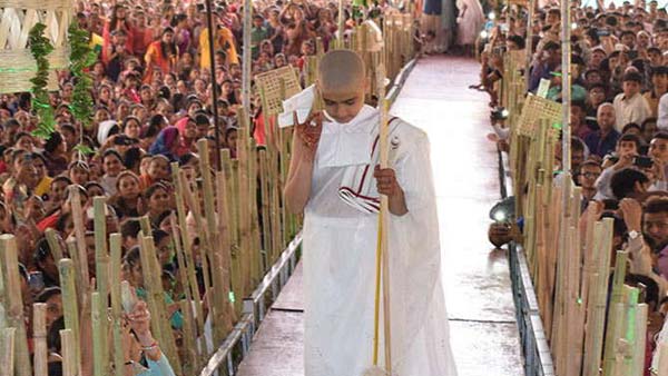 ஃபெராரி கார் ஆசையை துறந்து துறவியான 12 வயது சிறுவன்