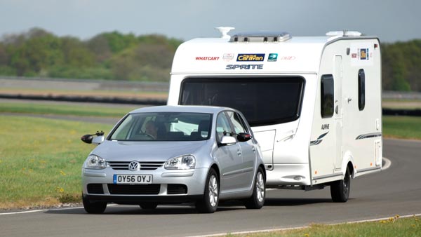 நீங்கள் காரில் செல்லும் போது பிரேக் பிடிக்கவில்லை என்றால் என்ன செய்ய வேண்டும்?