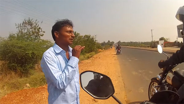 ஹெல்மெட் போட்டு பைக் ஓட்டினால் ரேஸ் தான் ; போலீசாரின் விஞ்ஞான கண்டுபிடிப்பு