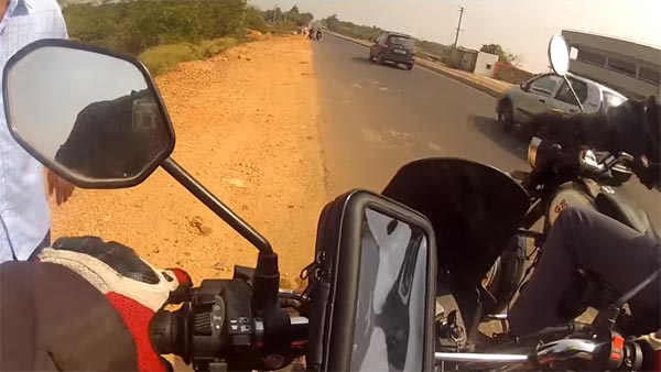 ஹெல்மெட் போட்டு பைக் ஓட்டினால் ரேஸ் தான் ; போலீசாரின் விஞ்ஞான கண்டுபிடிப்பு