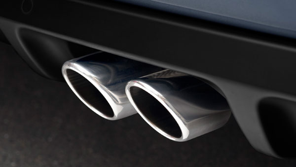 காரில் இரண்டு புகைவெளியேறும் கருவி இருப்பதற்கான காரணங்கள் இது தான்